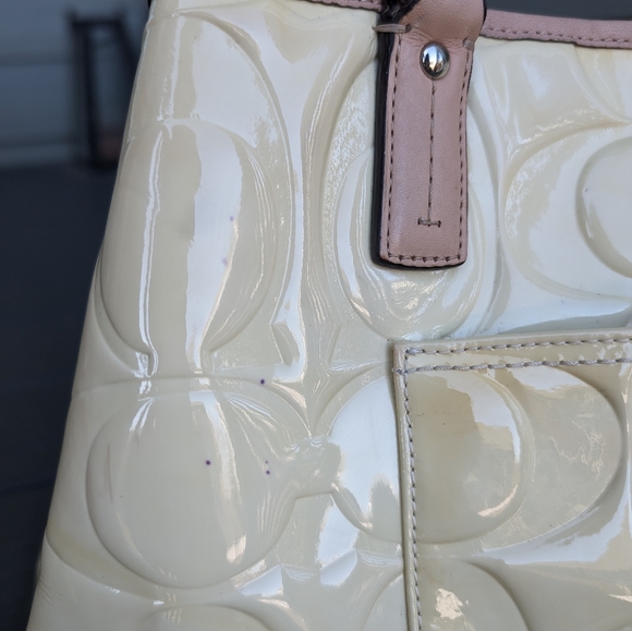 Coach Peyton Parent Embossed Purse - Picture 10 of 16